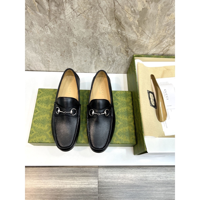 G*u*i leather shoes